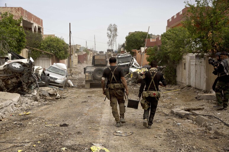 Una recente immagine di forze speciali irachene a Mosul © ANSA/AP