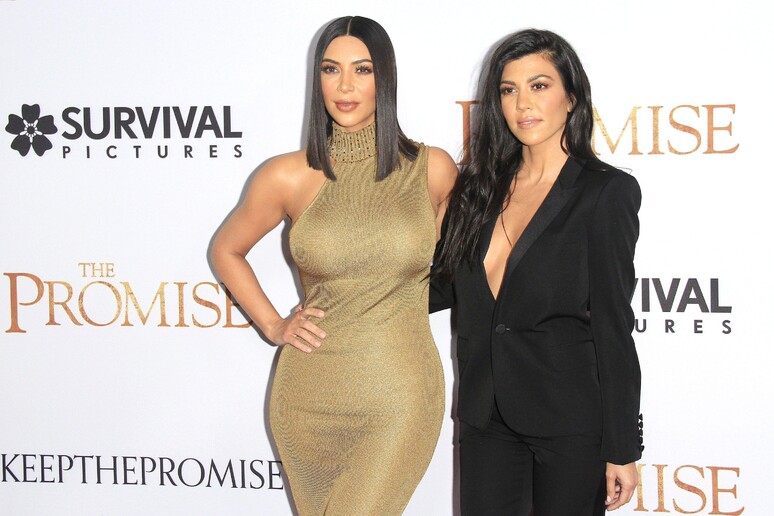 Le sorelle Kim e Kourtney Kardashian © ANSA/EPA