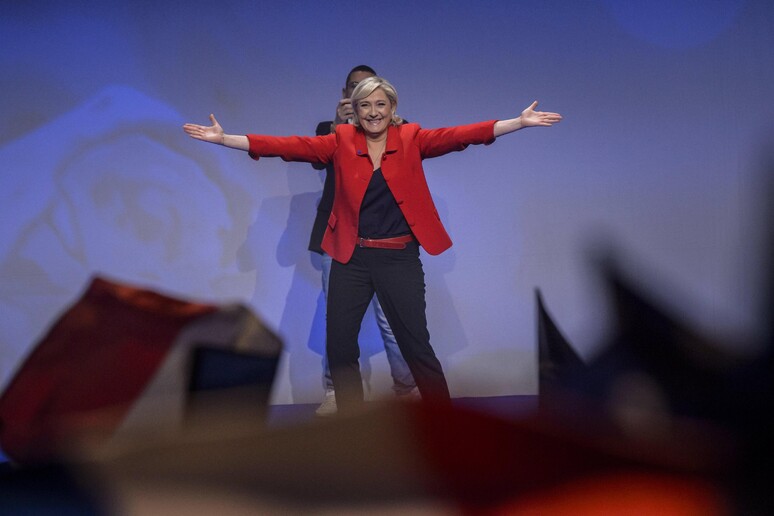Il comizio parigino di Marine Le Pen © ANSA/EPA