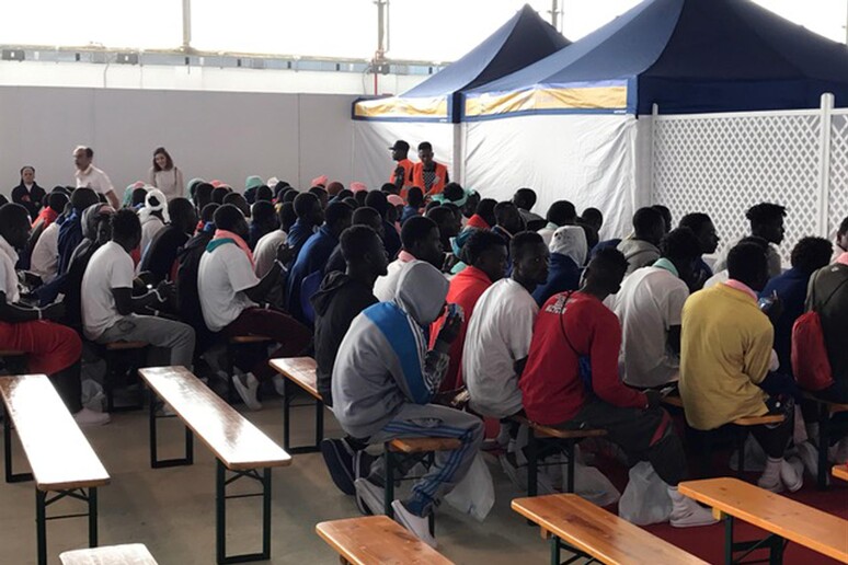 Migranti sbarcati in Italia - RIPRODUZIONE RISERVATA