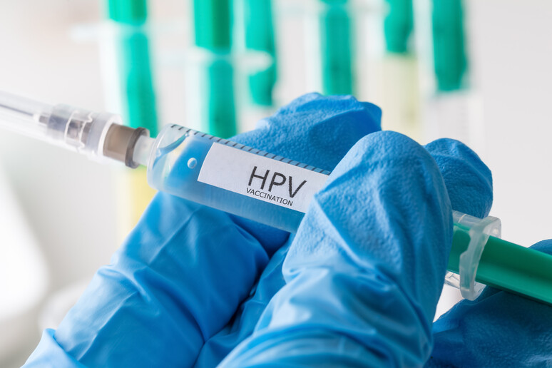 Solo 1 genitore su 2 sa che HPV causa tumori anche nell 'uomo - RIPRODUZIONE RISERVATA