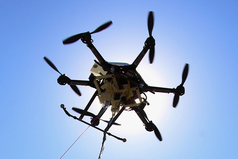 Arrivano i droni in spiaggia per salvare la vita ai turisti © ANSA/AP