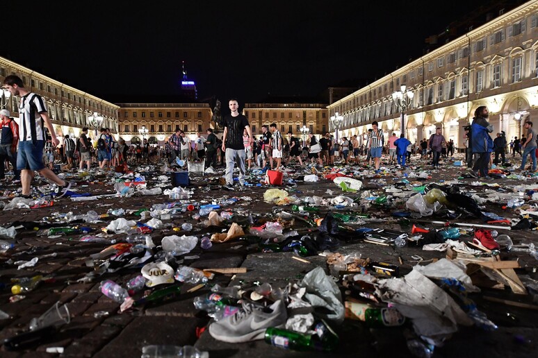 Champions: panico in piazza a Torino, oltre 1.500 feriti - RIPRODUZIONE RISERVATA