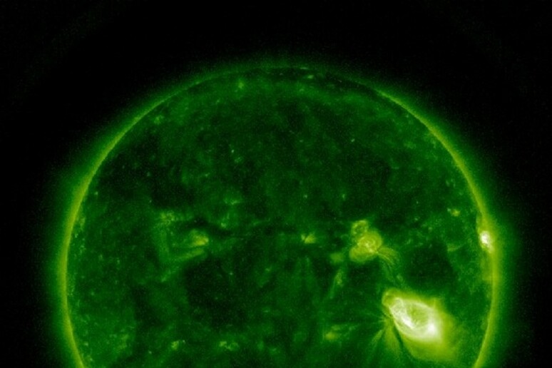 L 'esplosione sulla superficie del Sole fotografata dal satellite Sdo (fonte: SDO/NASA) - RIPRODUZIONE RISERVATA