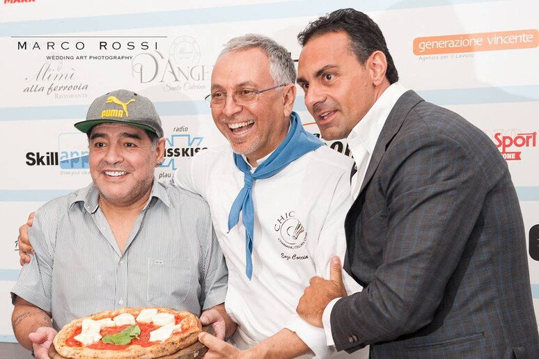 Arriva la pizza Maradona, lo celebra anche pizzaiolo Coccia - RIPRODUZIONE RISERVATA