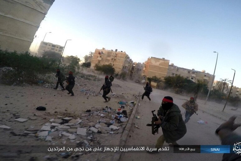 L 'attacco in una foto postata sul web dagli stessi jihadisti © ANSA/AP
