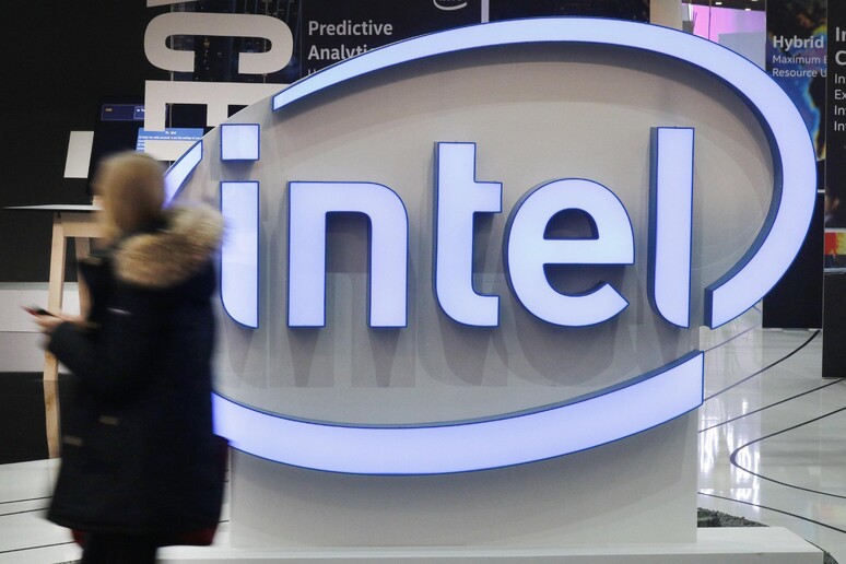 Intel realizzerà 100 auto autonome - RIPRODUZIONE RISERVATA