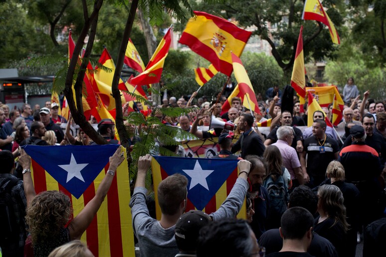 Un momento della protesta a Barcellona © ANSA/AP