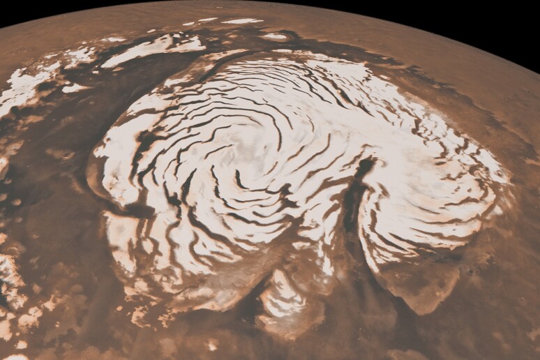 Particolare del ghiaccio nel Polo Nord di Marte (fonte: ESA/DLR/FU Berlin; NASA MGS MOLA Science Team) - RIPRODUZIONE RISERVATA