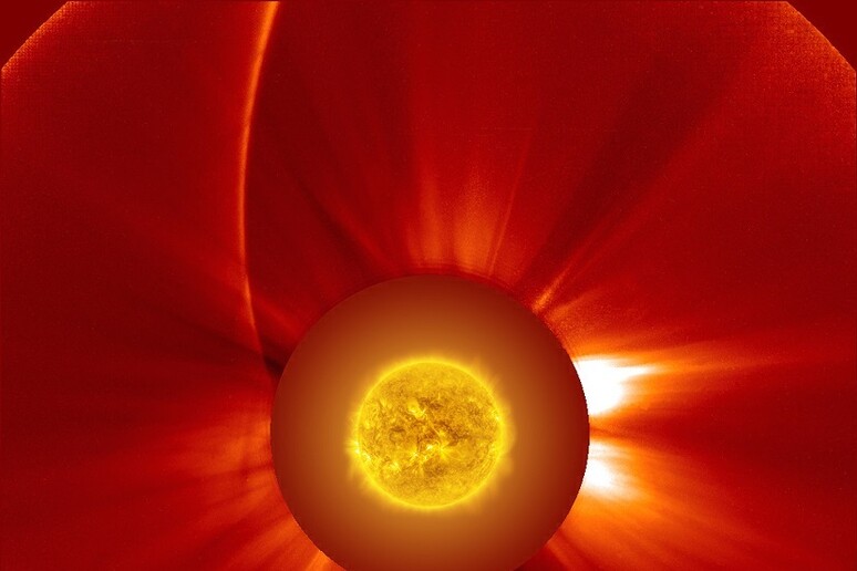 Il Sole nell 'immagine ottenuta combinando immagini catturate dai telescopi spaziali Soho e Sdo (fonte: NASA/ESA/SOHO, NASA/SDO, and Francis Reddy) - RIPRODUZIONE RISERVATA