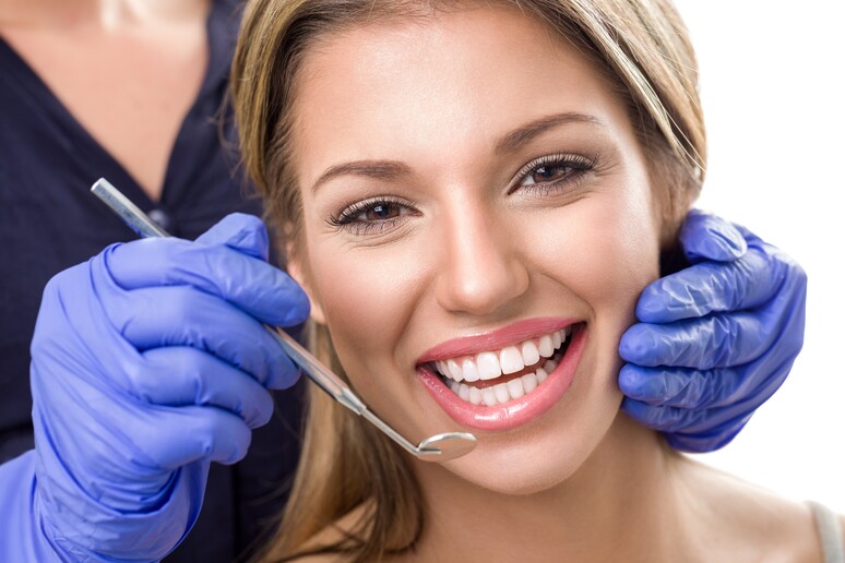 Salute denti, verso otturazioni che prevengono le nuove carie - RIPRODUZIONE RISERVATA