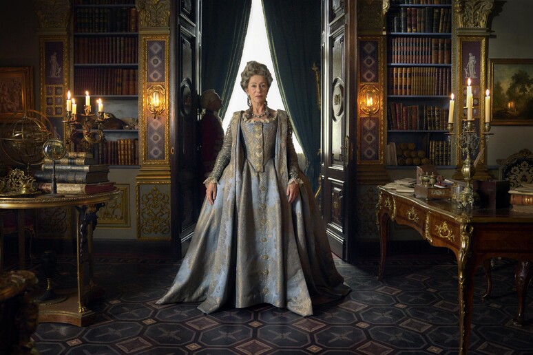 La prima immagine di Helen Mirren nei panni dell 'imperatrice Caterina per la nuova serie Sky-Hbo - RIPRODUZIONE RISERVATA