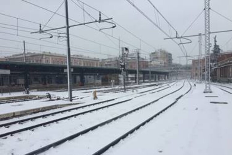 Neve a Bari - Stazione Ferroviaria - RIPRODUZIONE RISERVATA