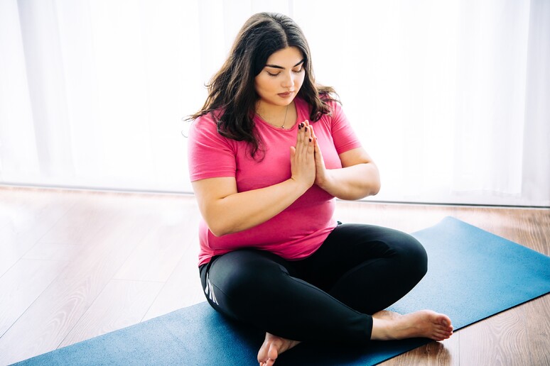 Un anno di yoga riduce l 'infiammazione del grasso addominale - RIPRODUZIONE RISERVATA