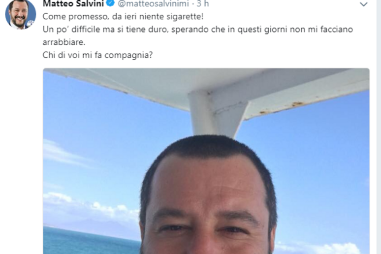 Il tweet in cui Salvini annuncia di aver smesso di fumare - RIPRODUZIONE RISERVATA