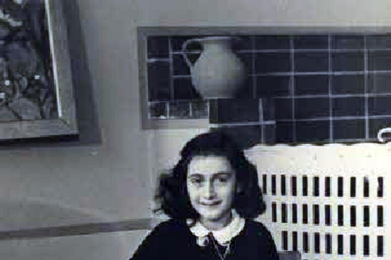Una immagine di Anna Frank tratta da Wikipedia - RIPRODUZIONE RISERVATA
