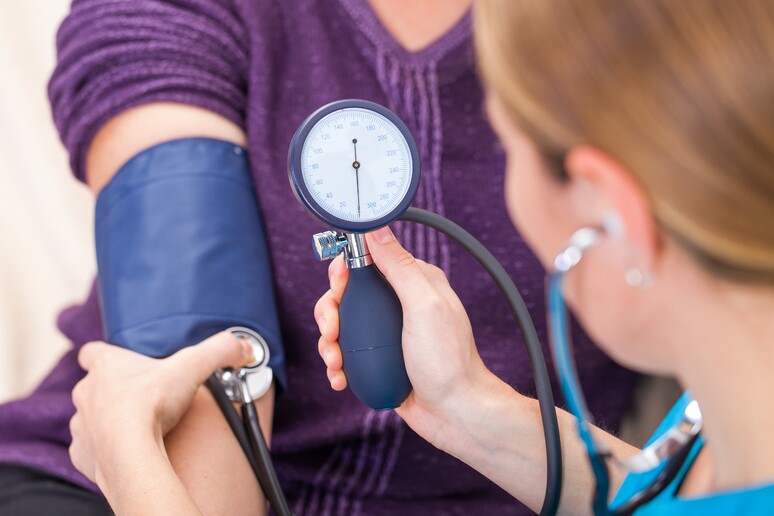 I sette errori più comuni quando si misura la pressione - Medicina 