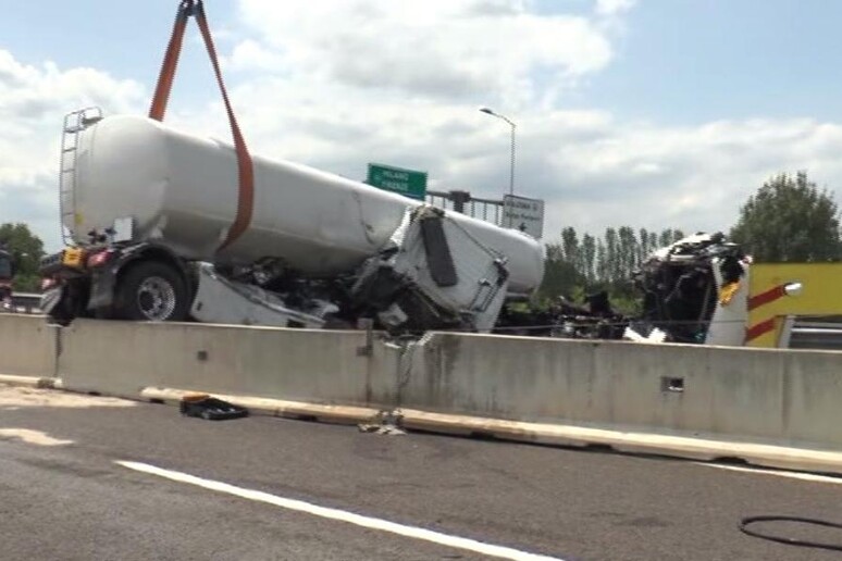 Incidente mortale in autostrada a Bologna - RIPRODUZIONE RISERVATA