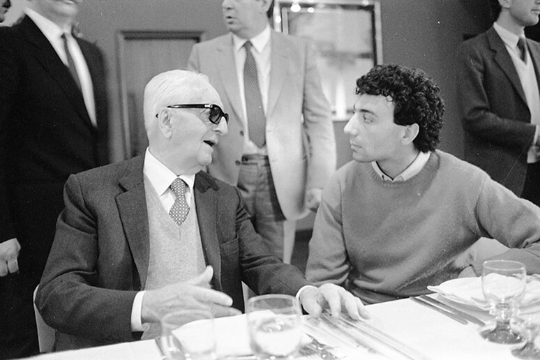 Il sosia di Enzo Ferrari, il fenomeno del web dalle coincidenze incredibili