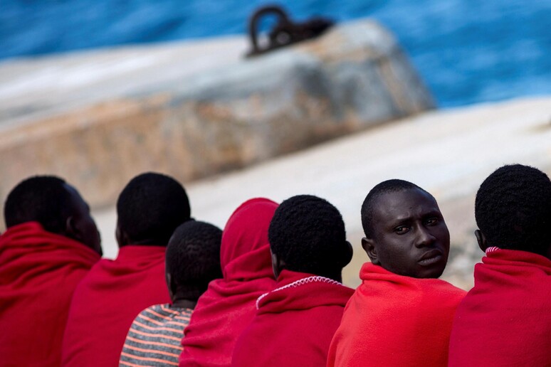 Migranti © ANSA/EPA