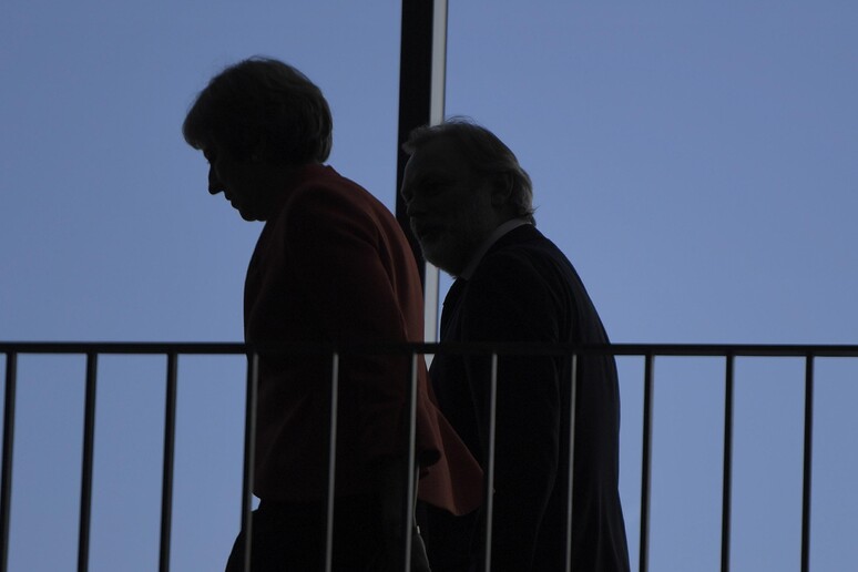 Theresa May al vertice di Salisburgo © ANSA/EPA