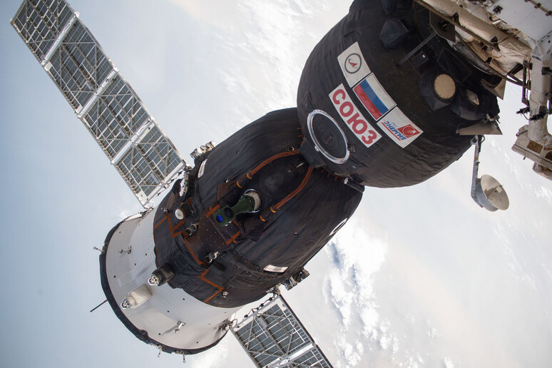 La navetta russa Soyuz MS-09 agganciata alla Stazione Spaziale Internazionale (fonte: NASA) - RIPRODUZIONE RISERVATA