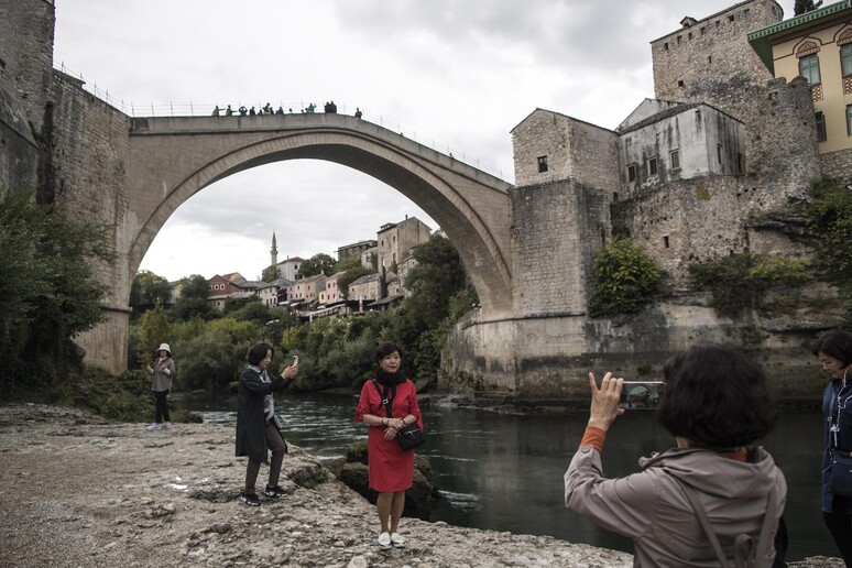 Il Ponte Vecchio a Mostar © ANSA/EPA
