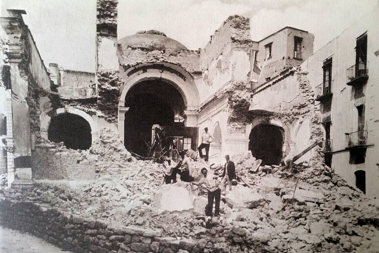 Immagine storica di Casamicciola dopo il terremoto del 1883 (fonte: Wikipedia) - RIPRODUZIONE RISERVATA