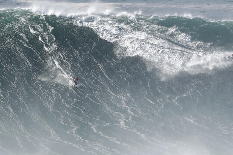 Portugal Big Wave Surf © ANSA/AP