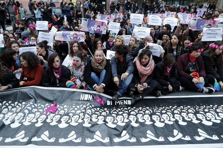 'NON UNA DI MENO ' IN PIAZZA. la manifestazione novembre 2019 - RIPRODUZIONE RISERVATA