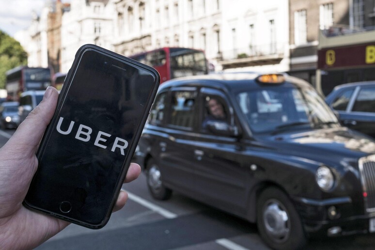 Virus sulla sharing economy, Uber taglia 3700 posti © ANSA/EPA