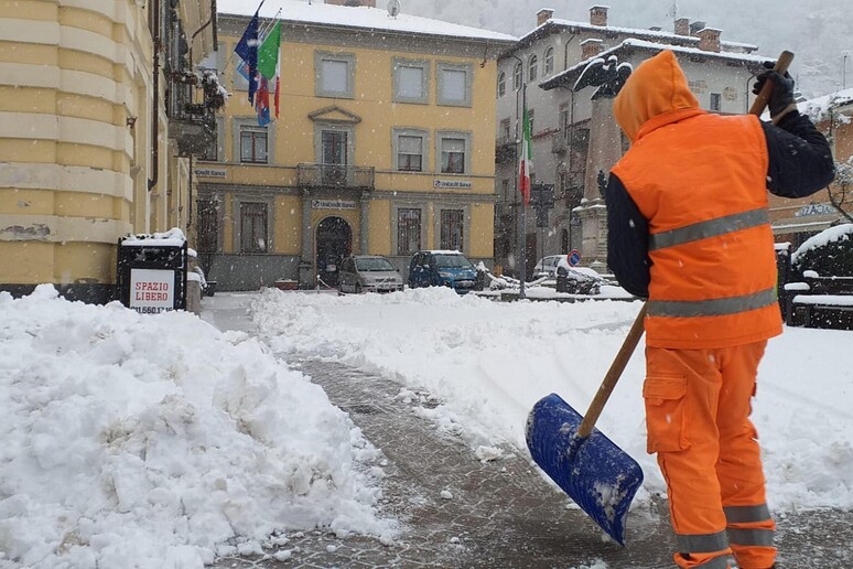 Neve in Trentino: guidare con prudenza. Al Tonale 60 centimetri - RIPRODUZIONE RISERVATA