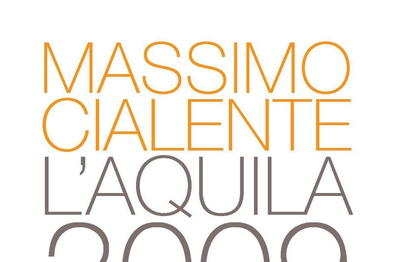 La copertina del libro di Massimo Cialente "L 'Aquila 2009 una lezione mancata" - RIPRODUZIONE RISERVATA