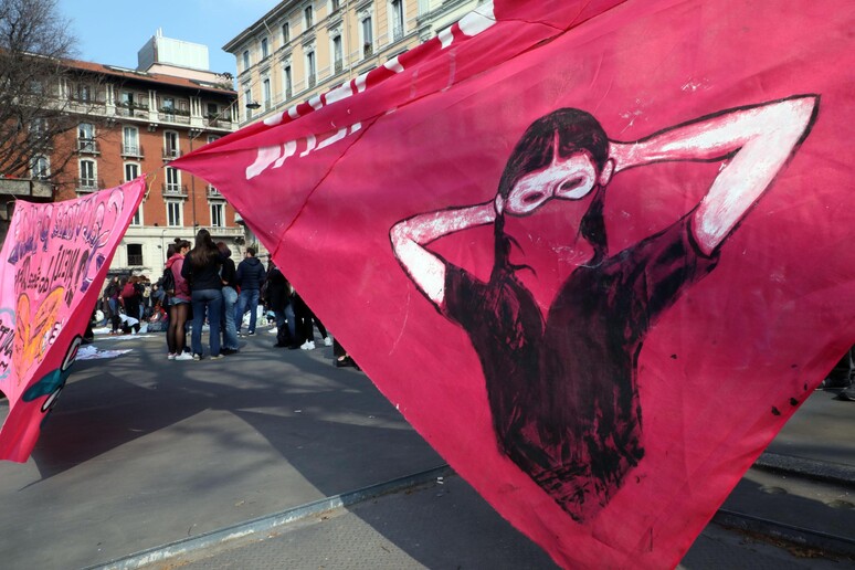 Una manifestazione contro il femminicidio (archivio) - RIPRODUZIONE RISERVATA