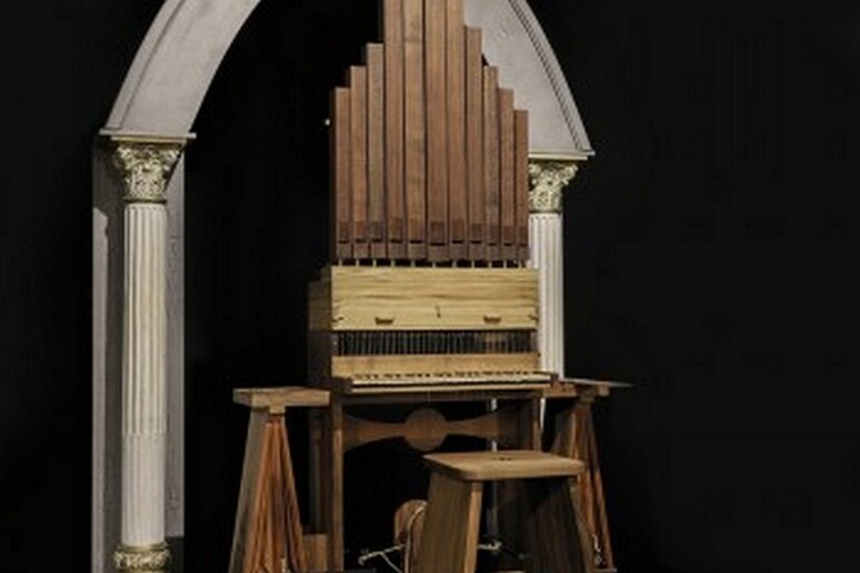 Ricostruzione dell 'organo progettato da leonardo da Vinci (fonte: Museo Leonardo3) - RIPRODUZIONE RISERVATA