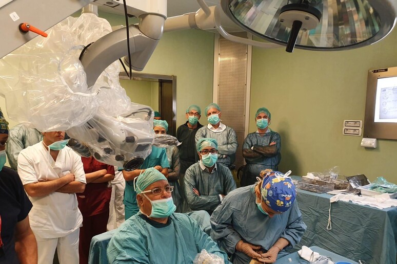 Chirurgia endoscopica orecchio, stage a Napoli per medici indiani - RIPRODUZIONE RISERVATA