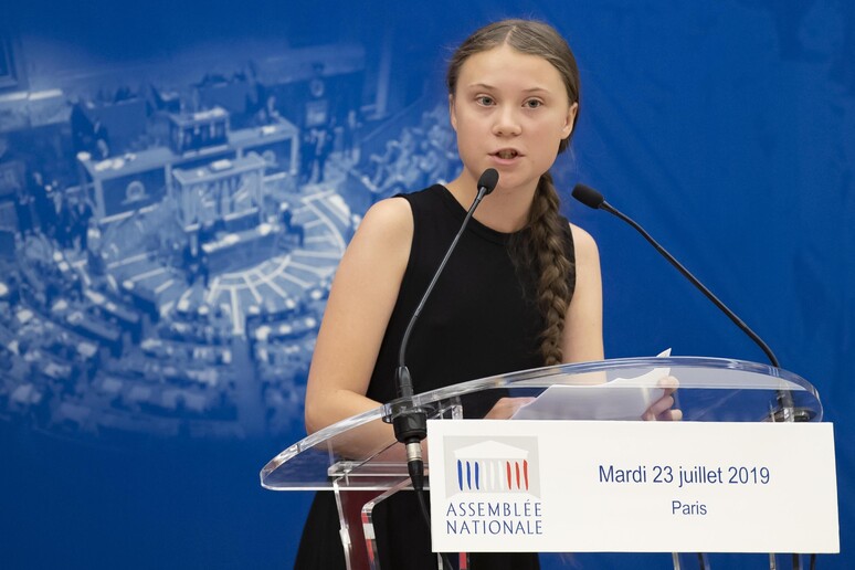 Greta Thunberg parla all 'Assemblea Nazionale a Parigi © ANSA/EPA
