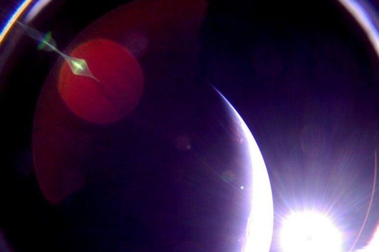 Uno spicchio di Terra nelle prime immagini della vela solare LightSail (fonte: The Planetary Society) - RIPRODUZIONE RISERVATA