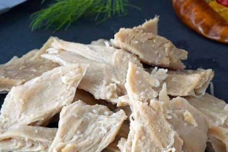 La carne di pollo ottenuta dalla farina di piselli (fonte: Planted / ETH Zurich) - RIPRODUZIONE RISERVATA