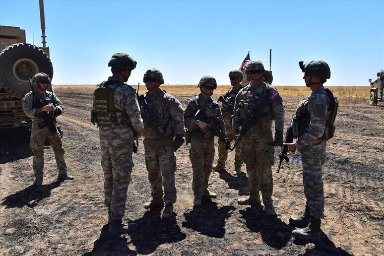 Soldati Usa e turchi nel nord della Siria © ANSA/EPA