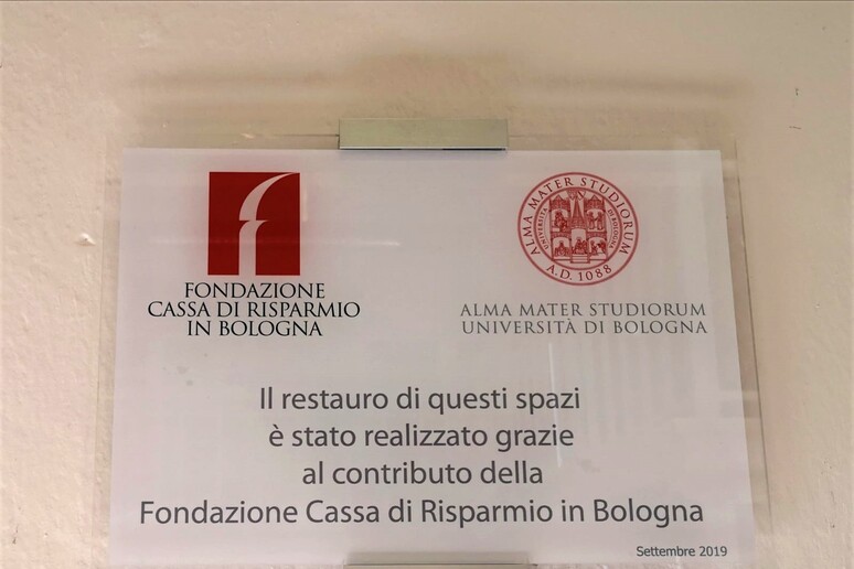 La targa della Fondazione Carisbo - RIPRODUZIONE RISERVATA