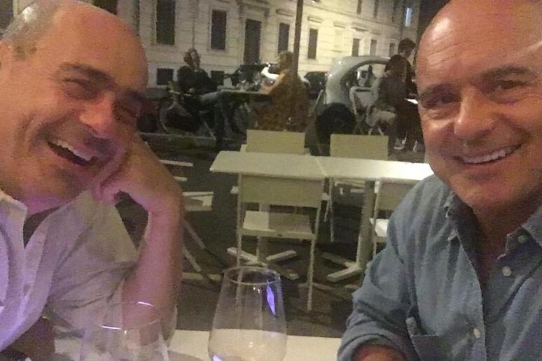 Selfie di Luca e Nicola Zingaretti dalla pagina facebook del segretario Pd - RIPRODUZIONE RISERVATA