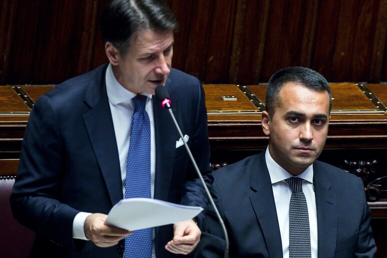 Giuseppe Conte chiede la fiducia in Parlamento -     RIPRODUZIONE RISERVATA