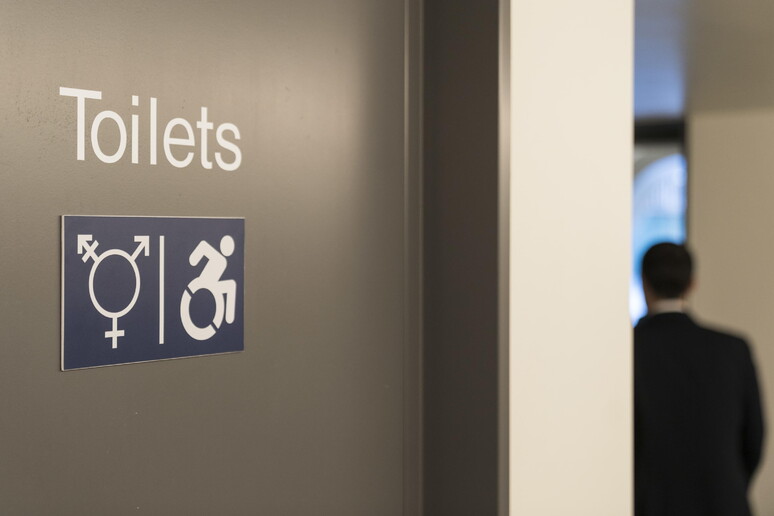 Una toilette anche per il terzo sesso © ANSA/EPA