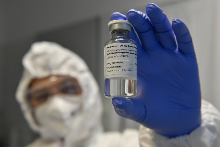 Un farmaco contenente l 'agente remdesivir © ANSA/EPA