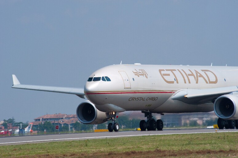 Un velivolo della Etihad è atterrato per la prima volta all 'aeroporto Ben Gurion di Tel Aviv -     RIPRODUZIONE RISERVATA
