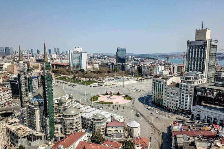 Piazza Taksim a Istanbul -     RIPRODUZIONE RISERVATA