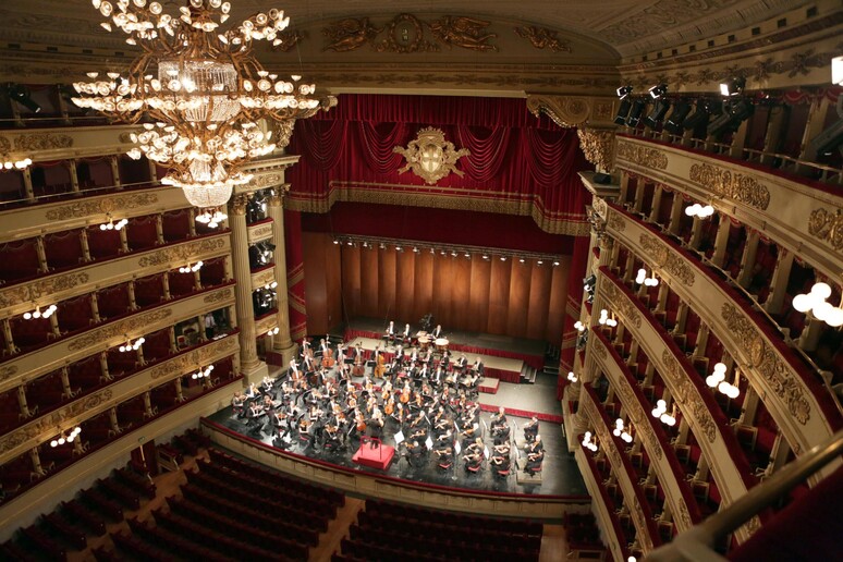 Il teatro alla Scala - RIPRODUZIONE RISERVATA