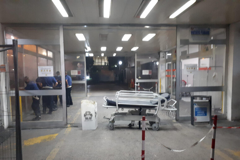 ++ Covid: paziente trovato morto in bagno Cardarelli Napoli ++ - RIPRODUZIONE RISERVATA