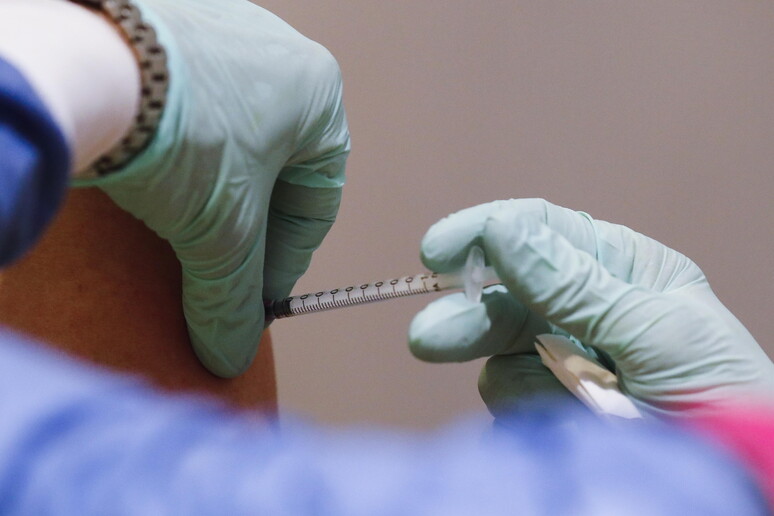 Vaccinazioni anti-Covid in Germania © ANSA/EPA